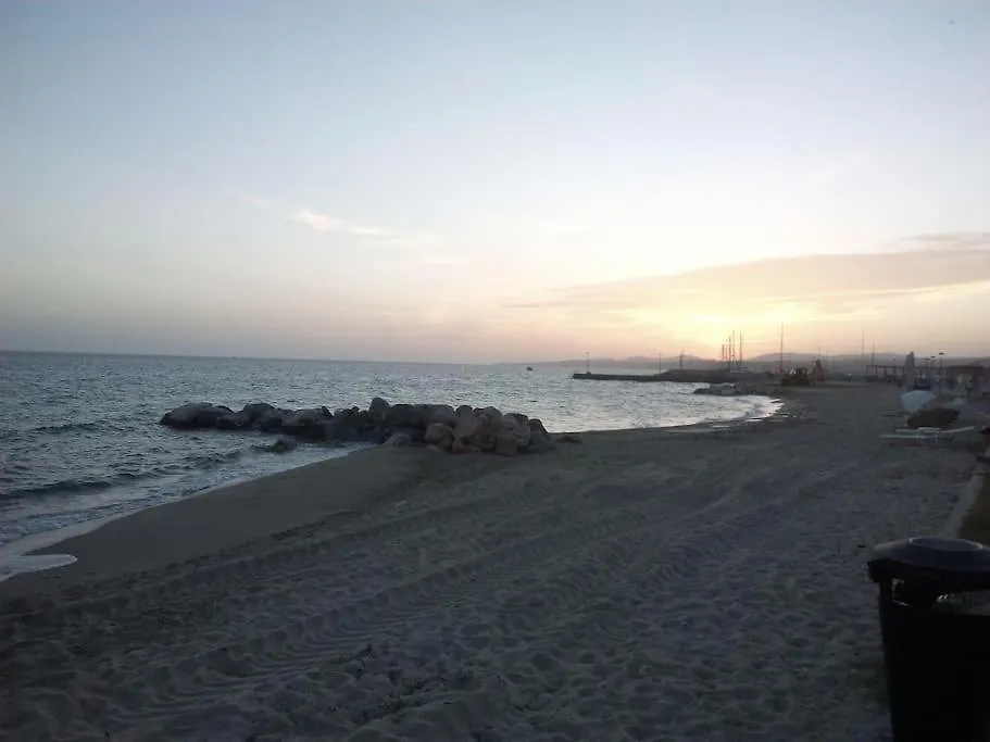 アパート Evridiki Home 90M From The Beach ニキティ ギリシャ